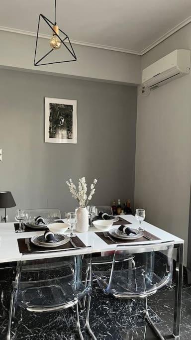Beautiful Apartment Next To Metro Station Athens Luaran gambar