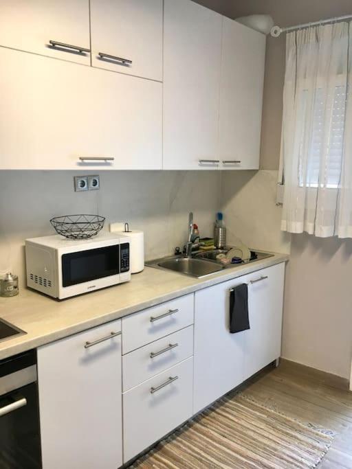 Beautiful Apartment Next To Metro Station Athens Luaran gambar